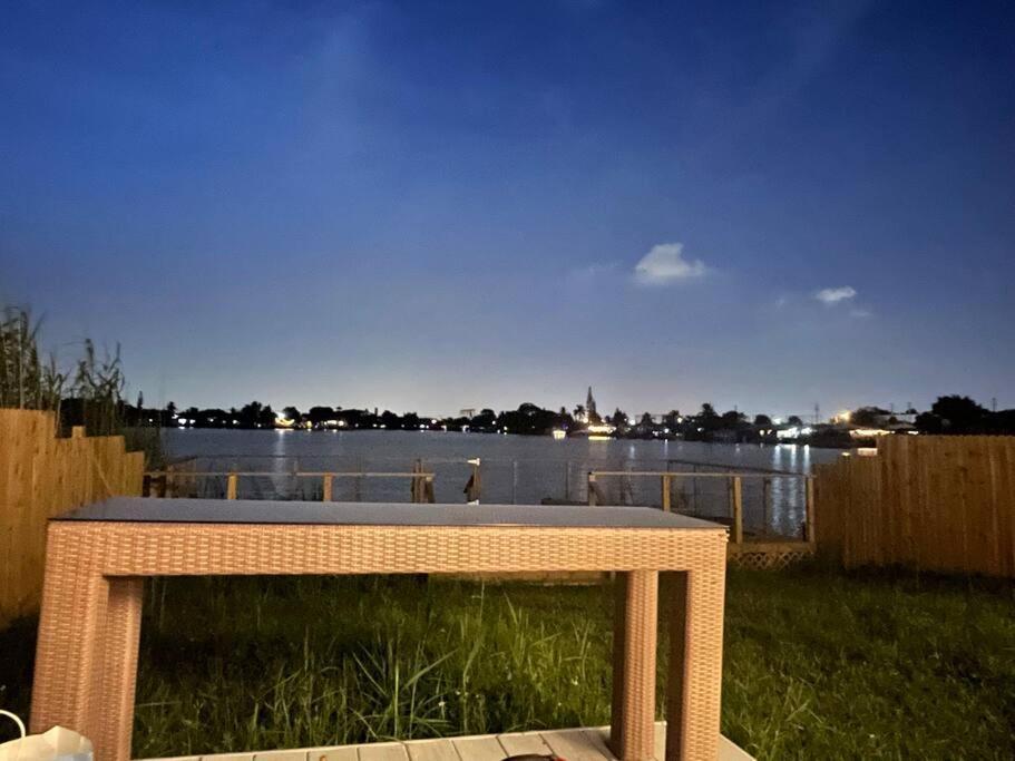 פורט לודרדייל Supervilla - Lakefront - Sunsets, Kayaks, Grill מראה חיצוני תמונה