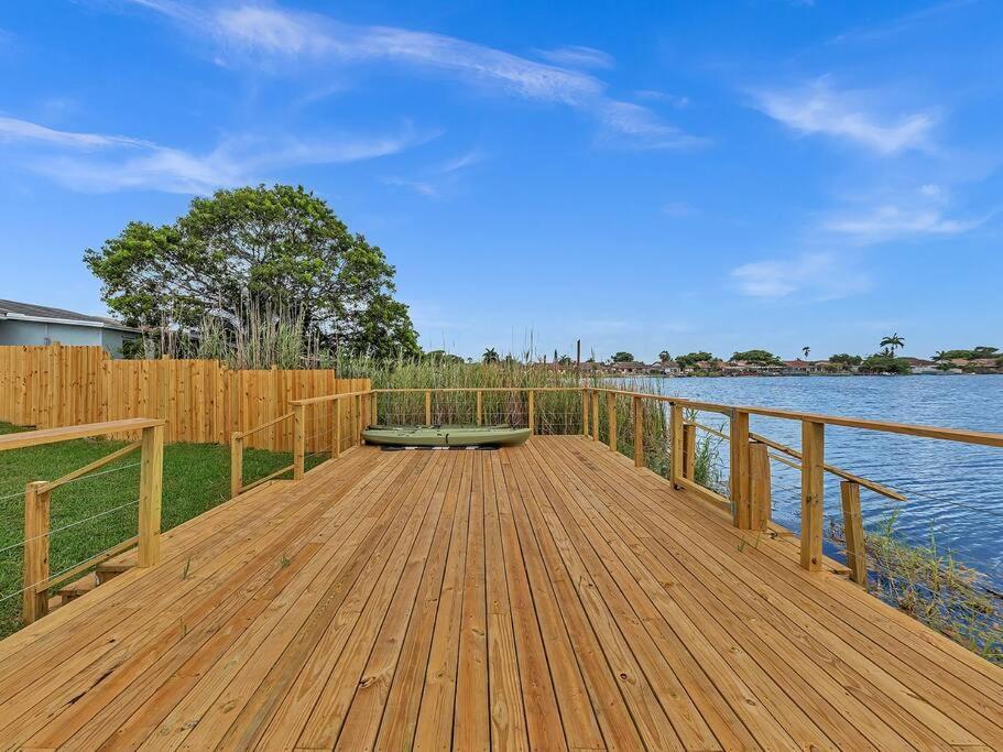 פורט לודרדייל Supervilla - Lakefront - Sunsets, Kayaks, Grill מראה חיצוני תמונה