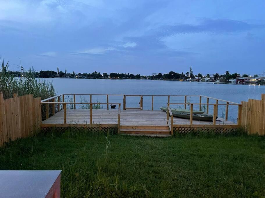 פורט לודרדייל Supervilla - Lakefront - Sunsets, Kayaks, Grill מראה חיצוני תמונה